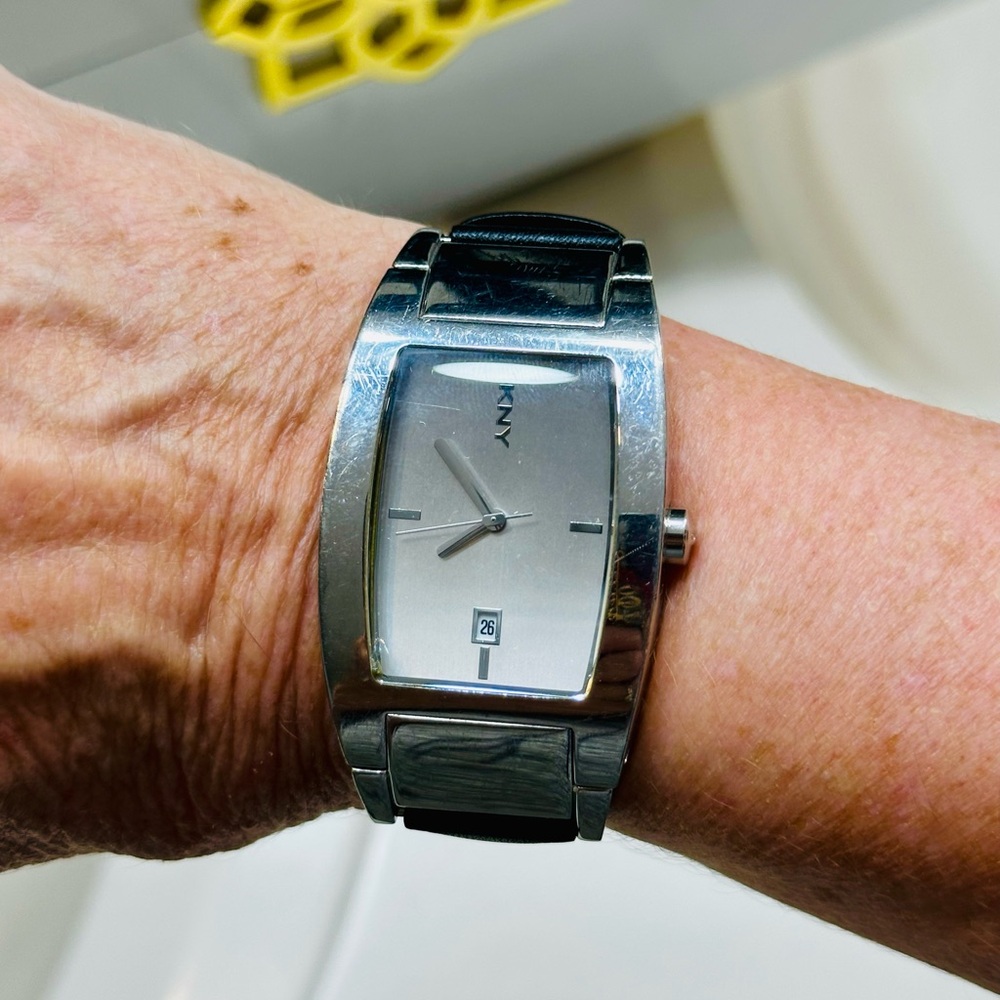 DKNY Women’s Sleek Contemporary Silver & Black Rectangular Watch A Perfect Gift🎁